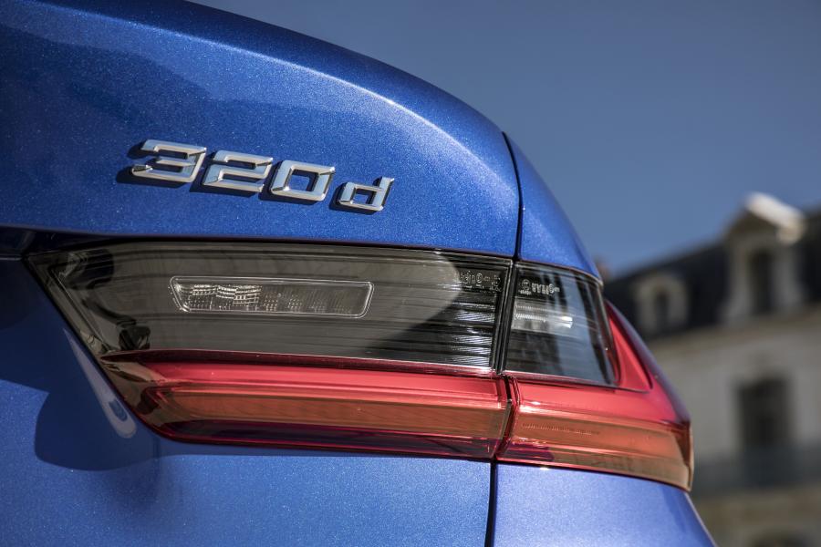 Логотип BMW 320d M Sport xDrive (G20) 2019 года  (WW) (фото 28 из 40)